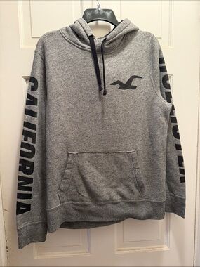 Hollister Men's Gray Pullover Hoodie - California Sleeve Logo